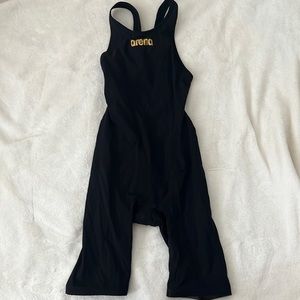 ARENA Women's Powerskin Carbon Air One Piece Kneeskin Swimsuit Size 24